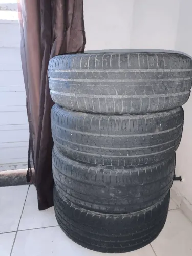 Vendo jogos de pneus importados meia vida 
