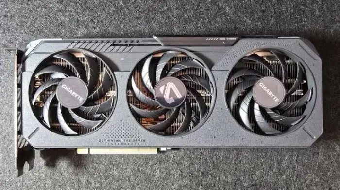 Placa de Vídeo | RX 9060 XT 16GB | Gigabyte OC