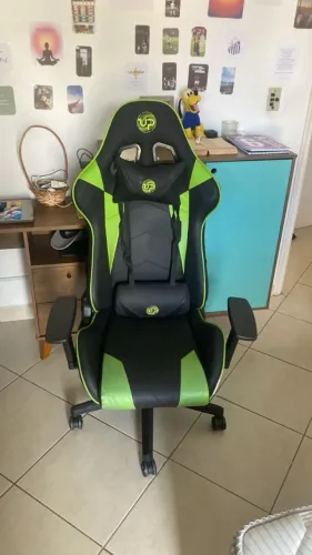 cadeira gamer verde e preta