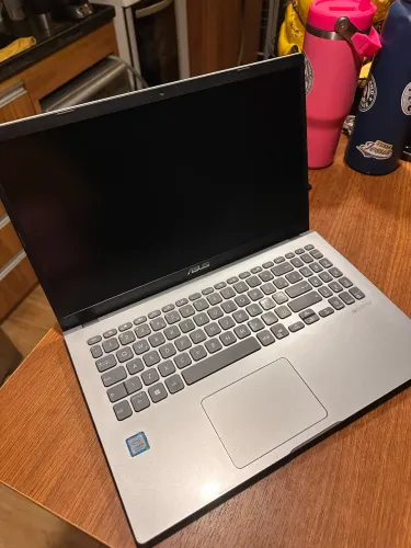 Notebook Asus VivoBook X509F - Core i5 | 8GB RAM | SSD | Ótimo estado