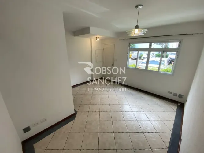 Casa de condomínio para venda em Interlagos com 3 suítes, 2 vagas, 150m², quintal com chur