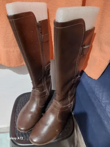 Bota cano longe marrom