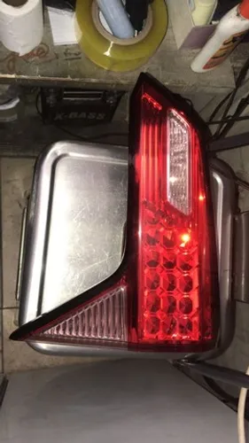 Lanterna da tampa hrv 2018 lado direito 