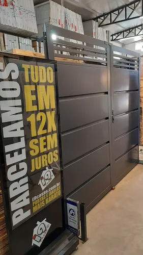Portão de garagem.