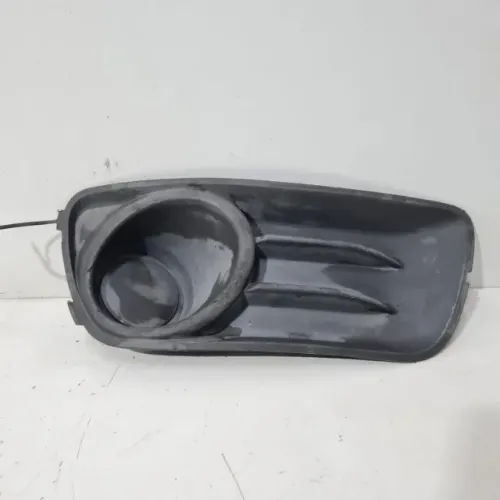 Moldura Farol de Milha Direito Fiat Palio 2011 100188401