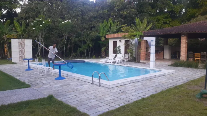 Alugo chácara com piscina e área verde!