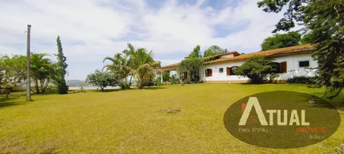 Chácara á venda em Igaratá - área construída 450 m²- Vista para Represa