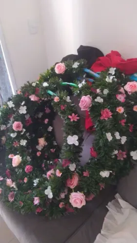 Arco com flores, fazemos de Natal