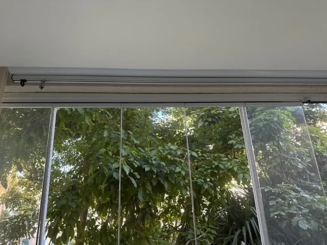 Toldo cortina vertical Hunter Douglas