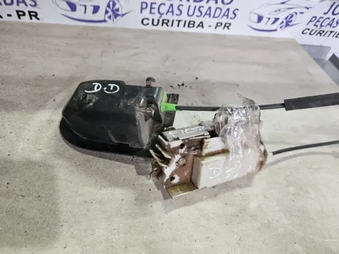 Fechadura Fiesta dianteira direita