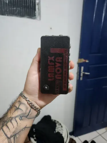 Fonte para pedais 9v de 2000mAh com 10 saídas isoladas