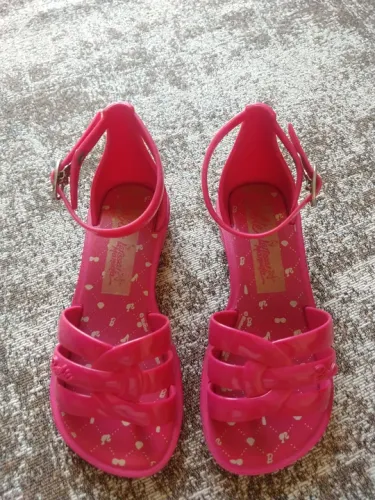 Sandália Grendene Barbie Rosa