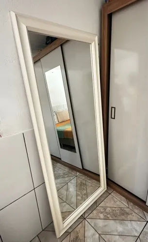 Espelho Retangular com Moldura Branca