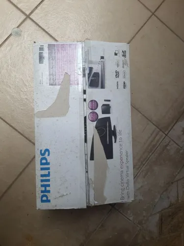 Home Theater Philips potência 100 W RMS (precisa de reparo leitor de CD)