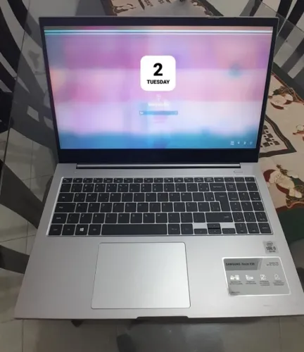 Notebook Samsung Book E30 SSD NvME de 512GB e HD de 1Tb