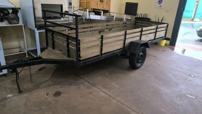 Carretinha de 3,3m de comprimento