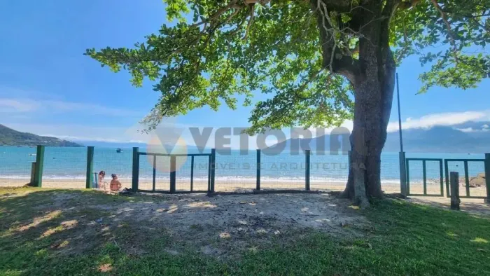 Área 1921m² pé na Areia, na Praia de São Francisco, São Sebastião SP