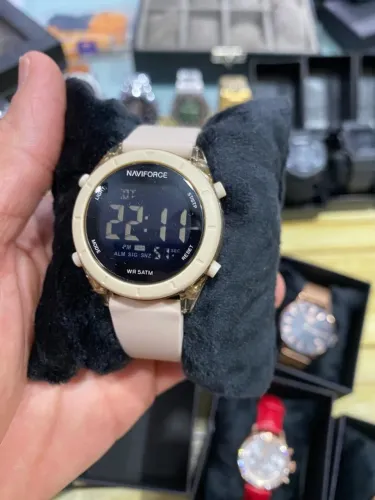 Relógio Digital NAVIFORCE FEMININO - Estilo e Tecnologia em Cada Segundo!