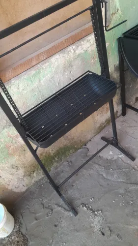 Churrasqueira portátil de metal