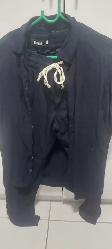 Vendo conjunto de calça e camisa botao da marca Depedro