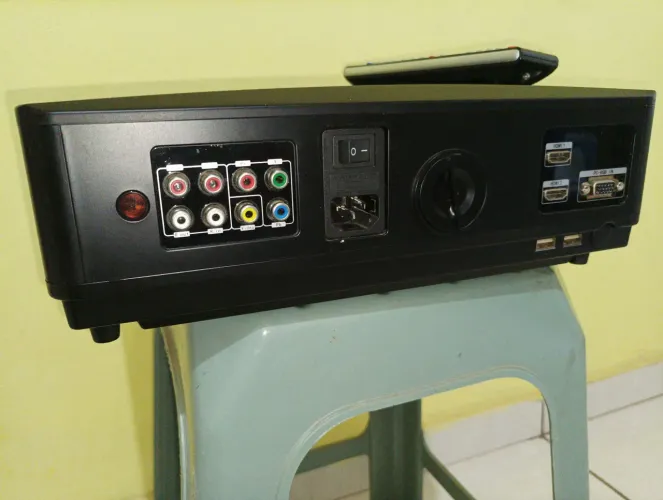 Projetor Multimídia (ARRUMAR)