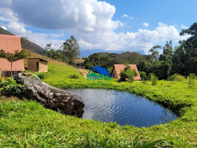 Sítio à venda no bairro Quatro Óleos, Aiuruoca, MG com 3 hectares e 3 casas
