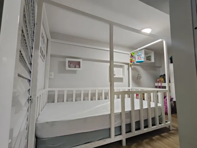 Cama montessoriana tipo "casinha"