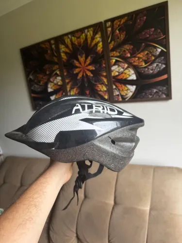 CAPACETE BIKE ÁTRIO - POUCO USADO