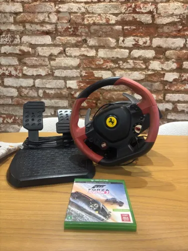 Volante Ferrari para Xbox One + Forza Horizon 3