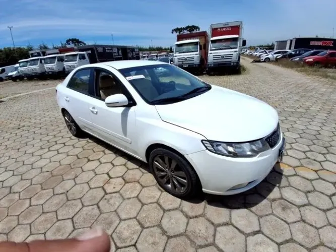 SUCATA KIA CERATO 2011