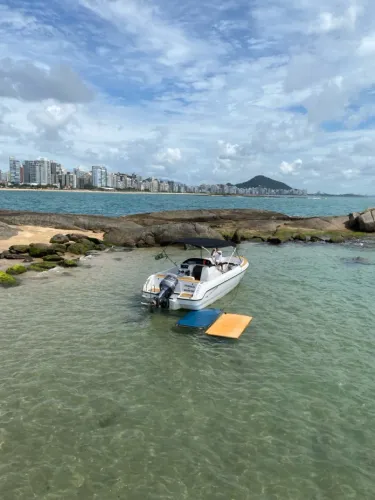Aluguel de lancha ou passeio em Vila Velha e Vitória