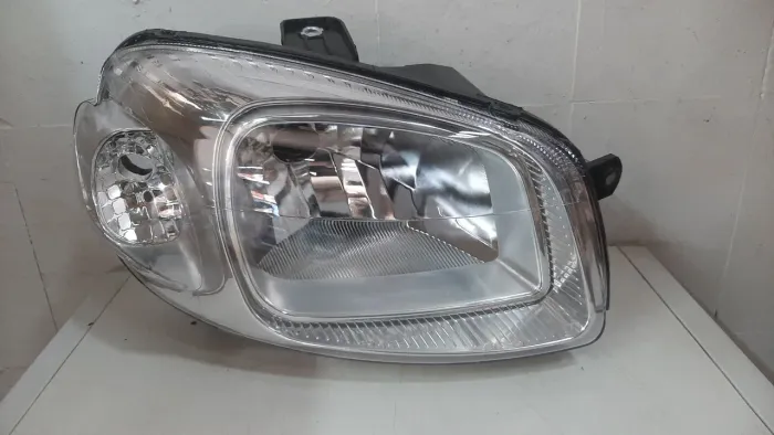 Farol Automotivo uno vivace cromado direito - Peça de reposição