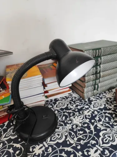Luminária de Mesa para Escritório