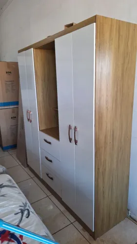 Guarda roupa novo