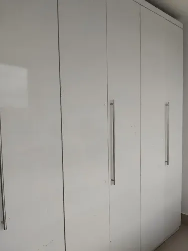 Guarda-Roupa Branco de 5 Portas