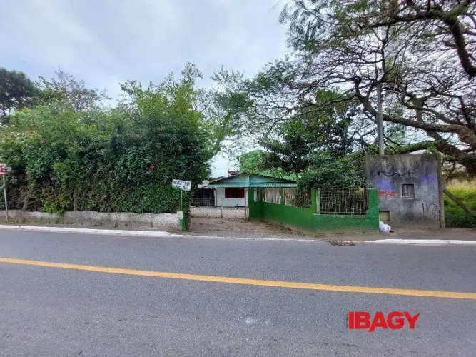 Excelente Kitnet 1 dormitório(s) em Campeche - Florianópolis