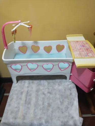 Berço para bonecas com trocador