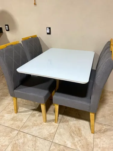 Mesa de Jantar 4 Cadeiras - A partir de 800 na promoção