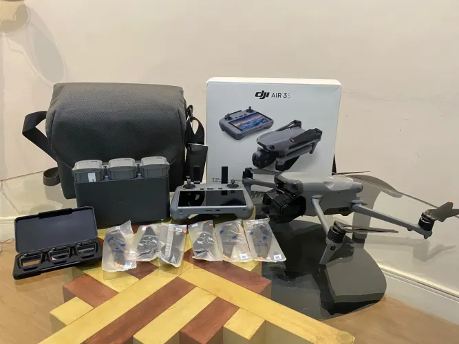 Drone Dji Air 3s Fly More Combo (com Tela) 15 dias de uso.