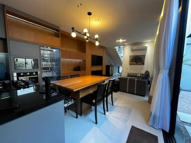 Casa em Condomínio 2 suítes + 1 quarto Deltaville 184m²