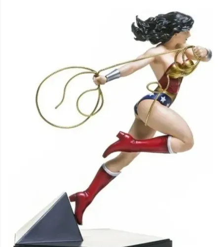 Wonder Woman - Iron Studios