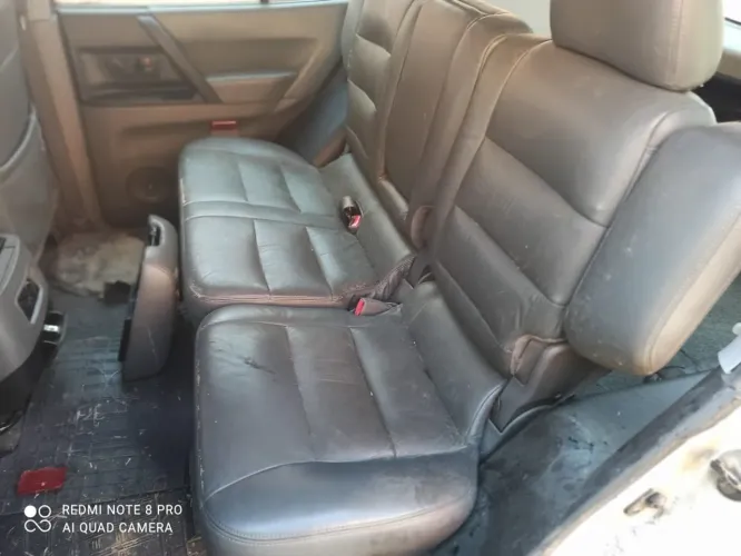 Bancos traseiros de couro Mitsubishi Pajero full