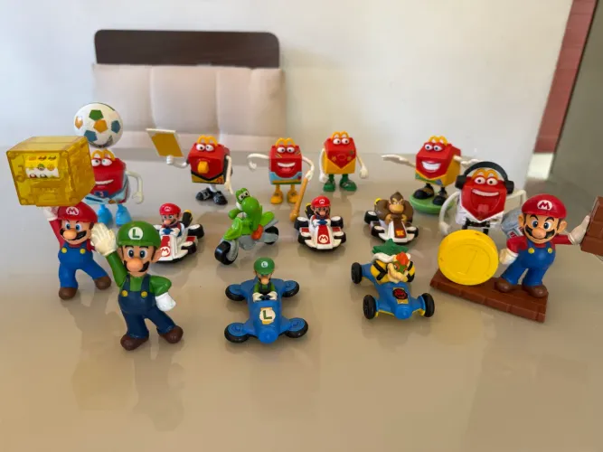 Vendo Miniaturas Super Mario + McLanche Feliz - Mario Kart Completo!