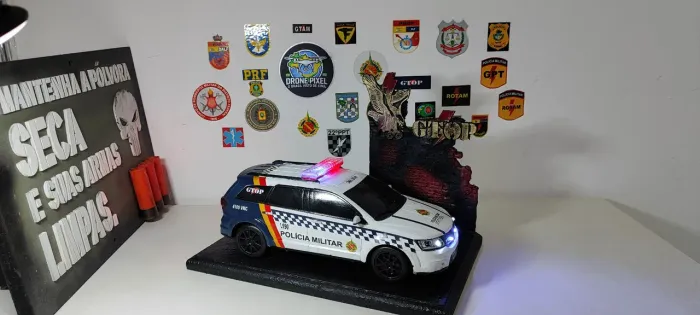 Miniatura Dodge Journey da Polícia