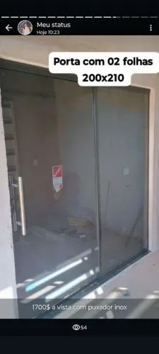 Porta de vidro 2 folhas 200x210 com puxador inox