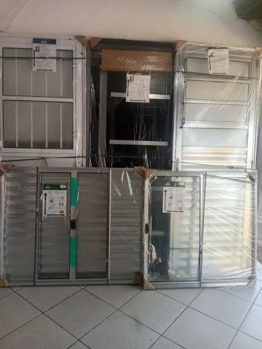 JANELAS BASCULANTE MAXIN-AR VENEZIANA PORTAS PRONTA ENTREGA ÓTIMA QUALIDADE APARTIR R$120