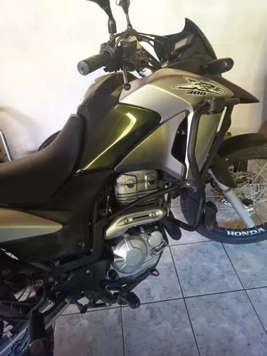 Vendo xre 300 2017 leia o anúncio golpistas  nem tente