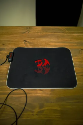 Mousepad Gamer Redragon P026 Rgb Pluto Usb Cor Preto