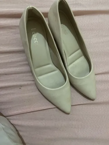 Sapatos de Salto Bege 