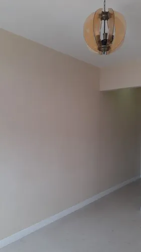 ALUGO LINDO APT DE 2 QUARTOS. 